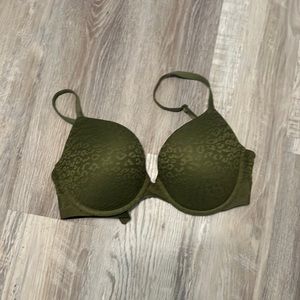 Victoria’s Secret wear everywhere push up bra